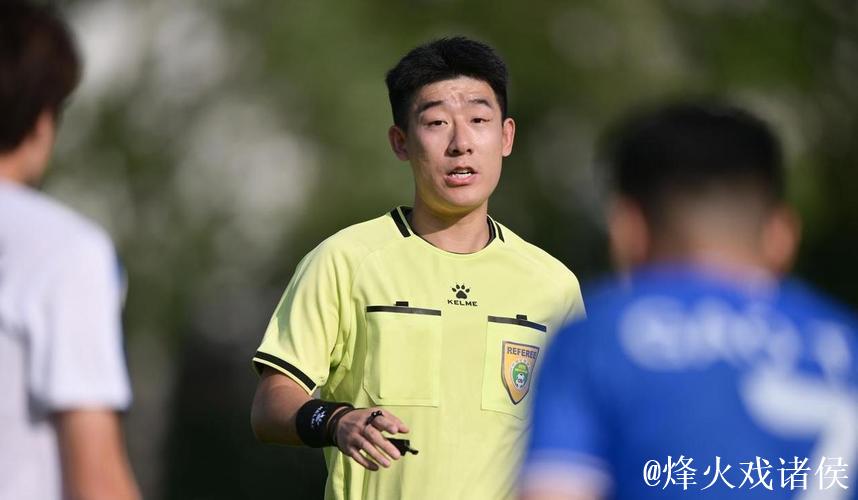 中乙联赛北京理工队试图向裁判送礼 被中足联通报处罚